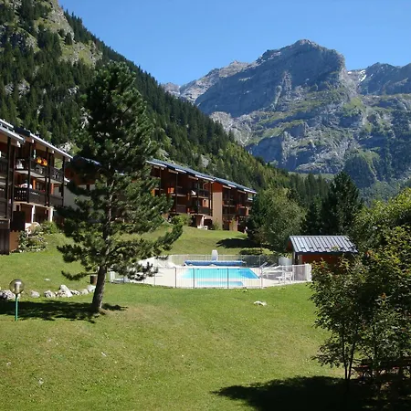 Cosy Avec Piscine Chauffée, Proche Centre Et Pistes - Fr-1-464-257 Appartamento